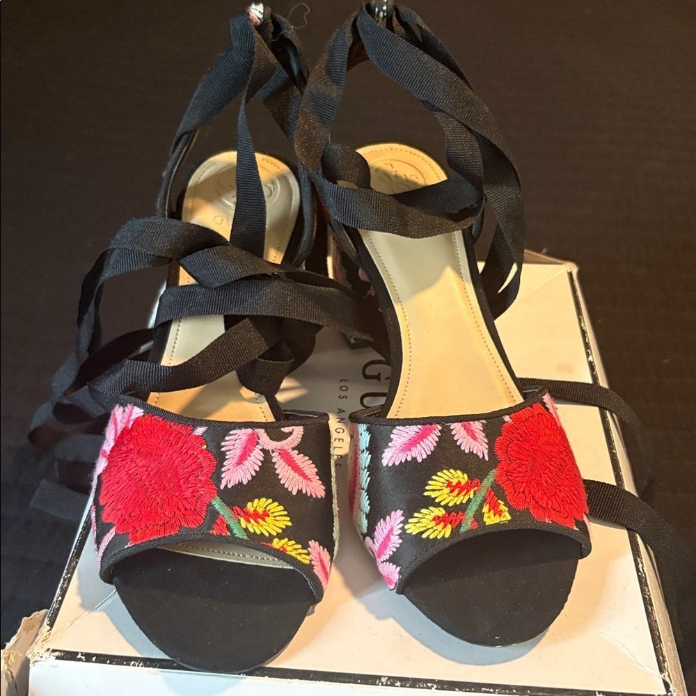 New in box NANAN ANKLE WRAP SANDALS red black flowers new in box size 7 1/2